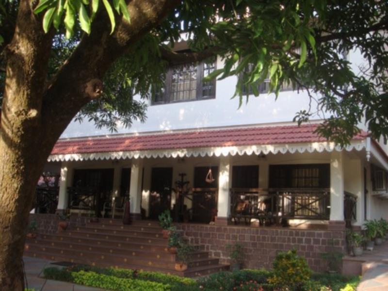 Welcomheritage Golf View Pachmarhi Exterior photo